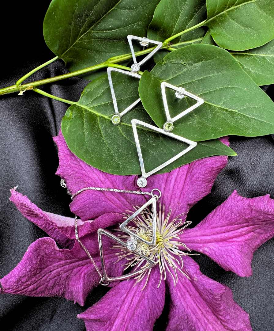Triangolo Earrings